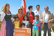 Schecküberreichung an Jutta Speidel (Foto: Ingrid Grossmann)